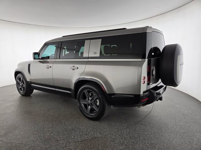Used 2024 Land Rover Defender 130 X-Dynamic SE AWD/4WD image 16