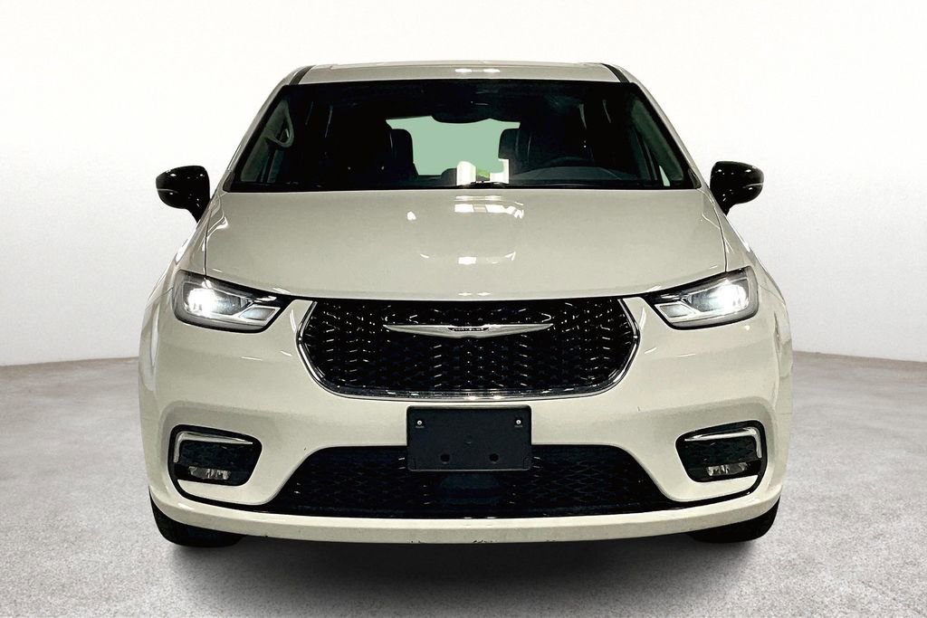 Used 2024 Chrysler Pacifica Select image 4