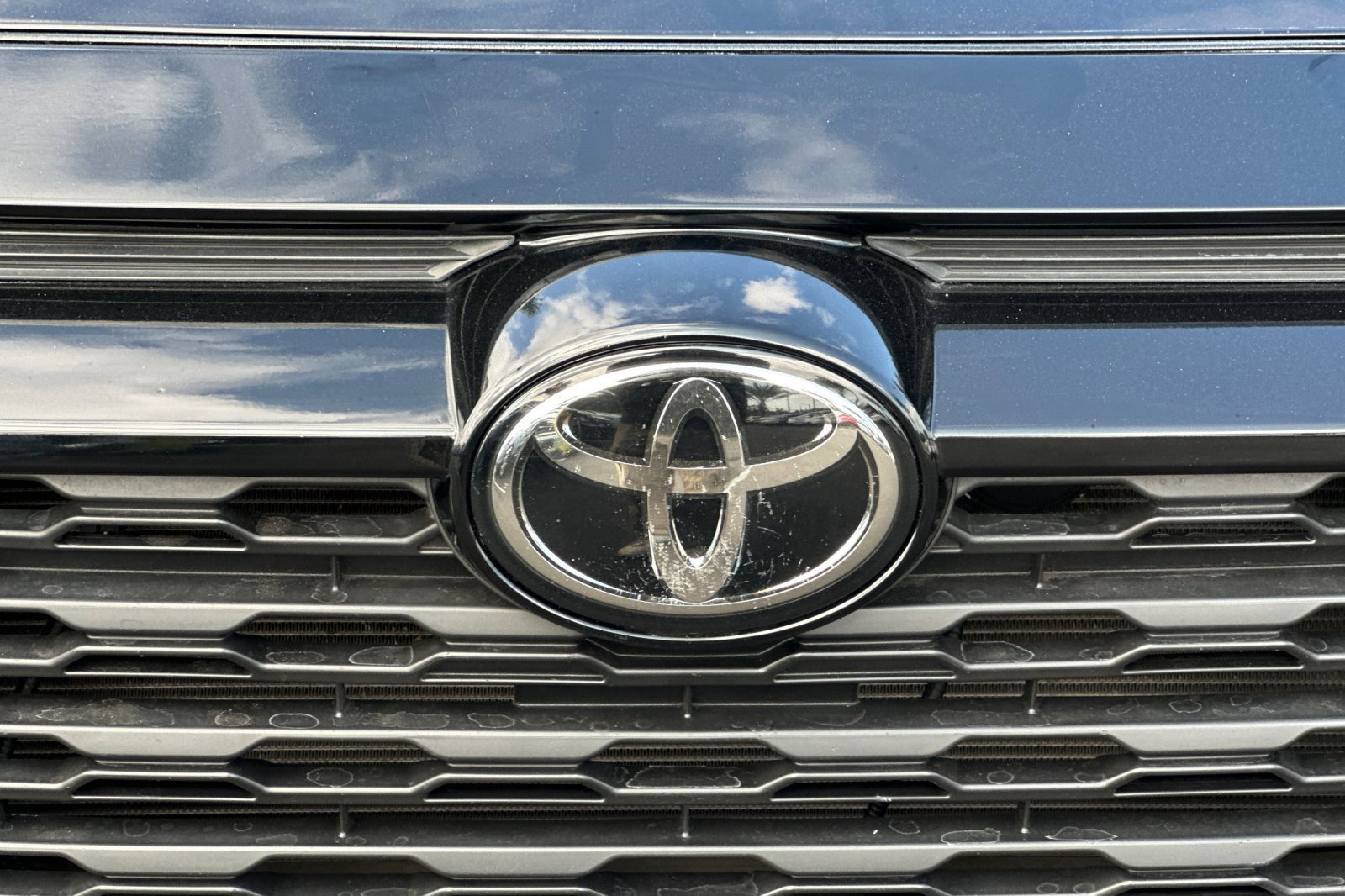 Used 2022 Toyota RAV4 XLE w/ Convenience Package image 38