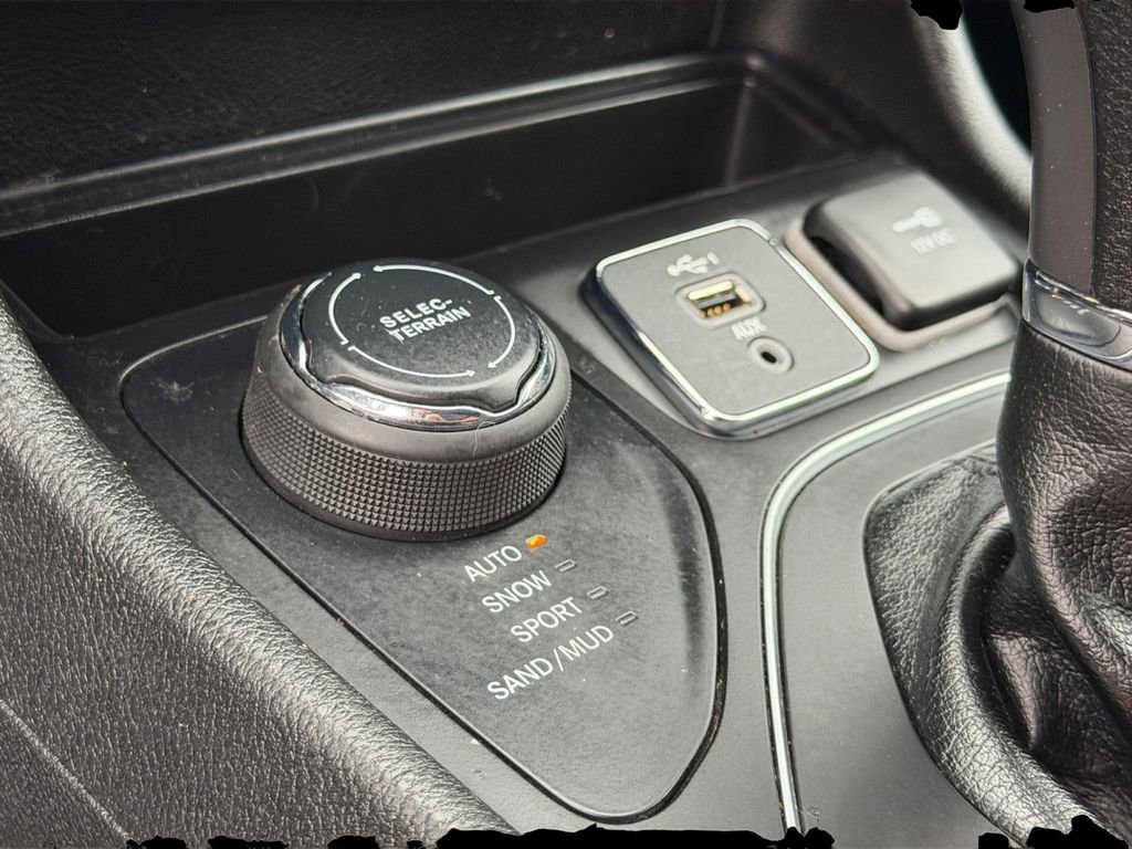 Used 2021 Jeep Cherokee Latitude image 21
