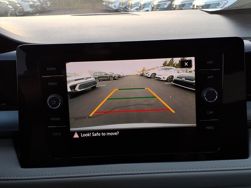 New 2025 Volkswagen Taos SEL image 14