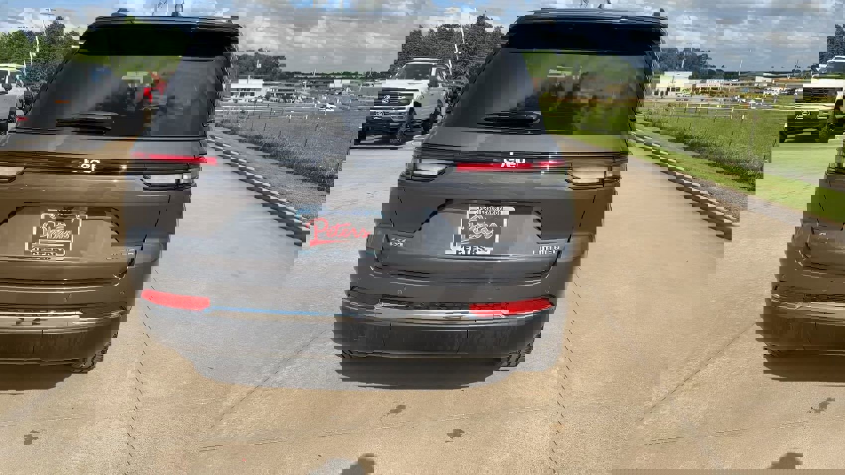 Used 2025 Jeep Grand Cherokee Limited image 6