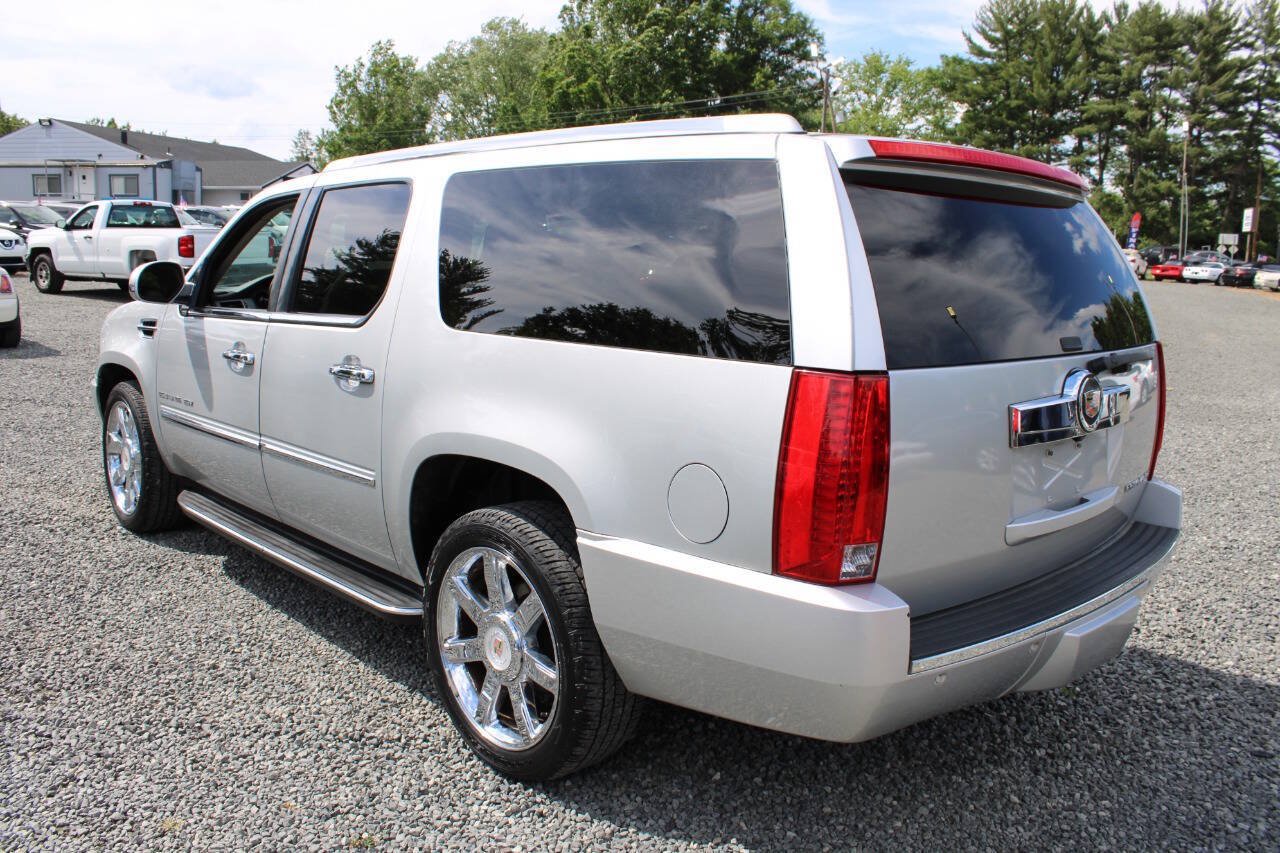Used 2013 Cadillac Escalade ESV Luxury AWD/4WD image 9