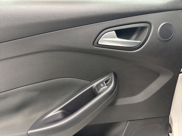 Used 2017 Ford Focus Titanium w/ Titanium Technology Package image 21