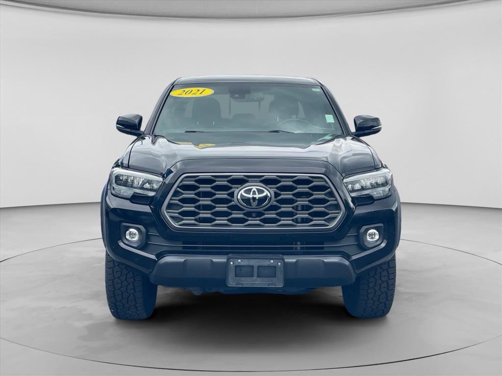 Used 2021 Toyota Tacoma TRD Off-Road w/ TRD Premium Off Road Package AWD/4WD image 2