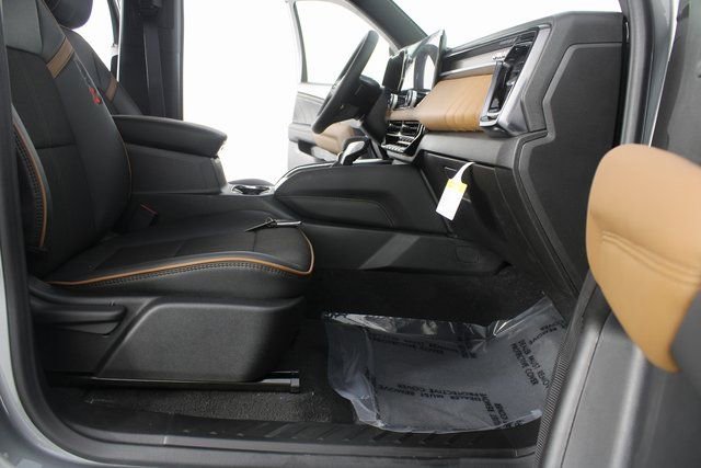 New 2026 GMC Canyon AT4 w/ Off-Road Front Bumper Package image 19