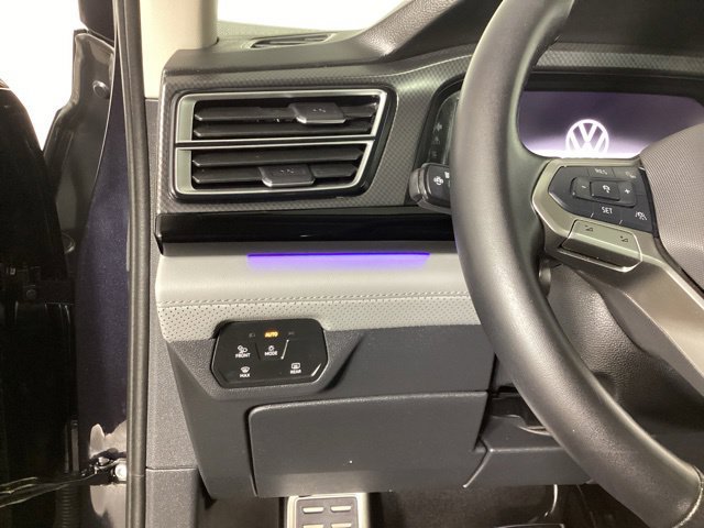 Used 2025 Volkswagen Atlas Peak Edition SE AWD/4WD image 12