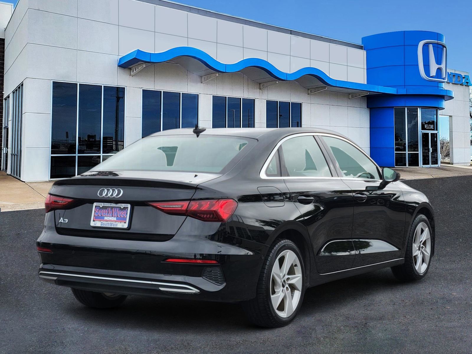 Used 2024 Audi A3 2.0T Premium FWD image 5