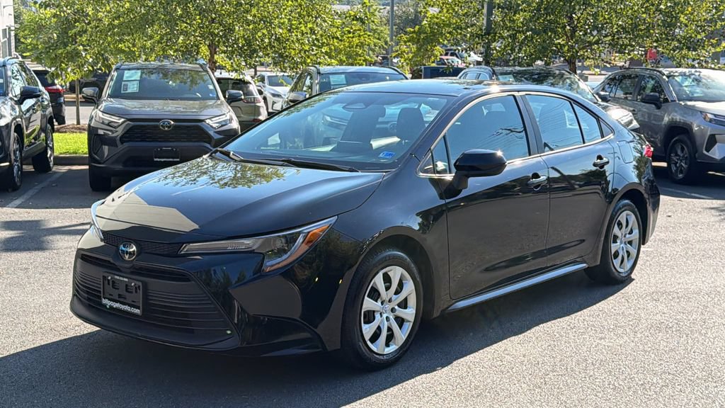 Used 2026 Toyota Corolla LE FWD image 2