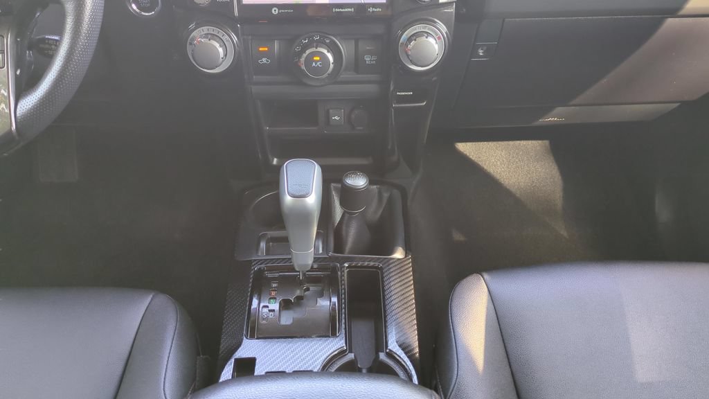Used 2023 Toyota 4Runner TRD Off-Road Premium AWD/4WD image 15
