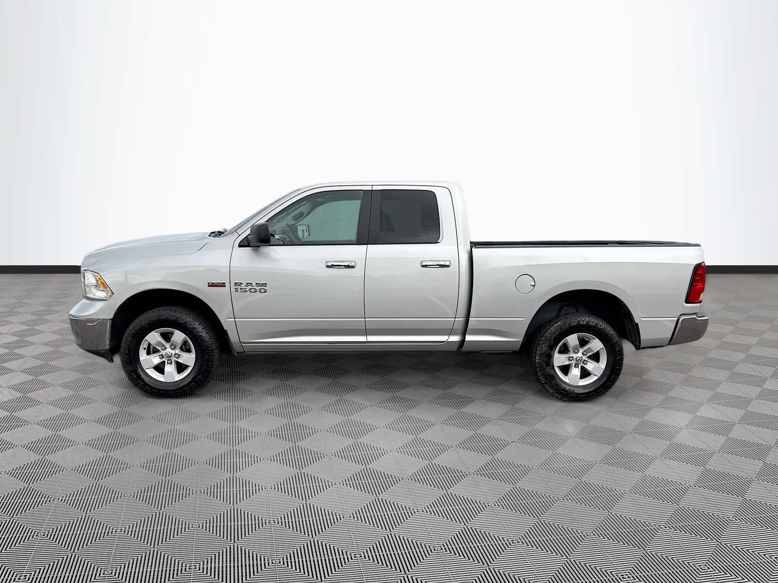 Used 2017 RAM 1500 Classic SLT RWD image 8