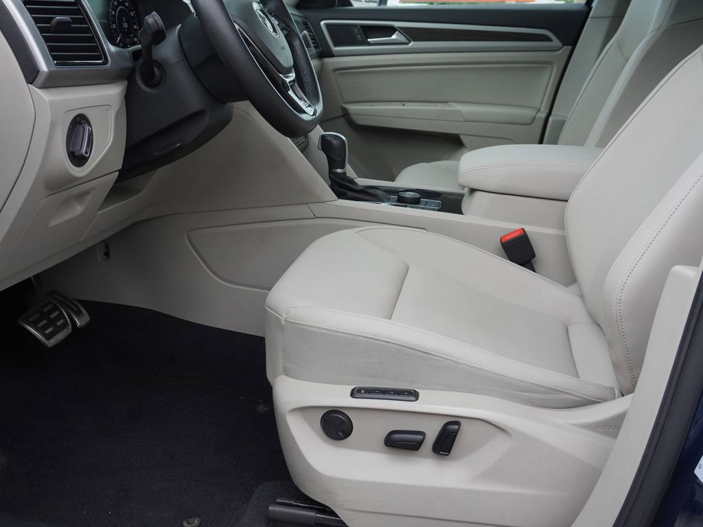Used 2019 Volkswagen Atlas SEL R-Line AWD/4WD image 31