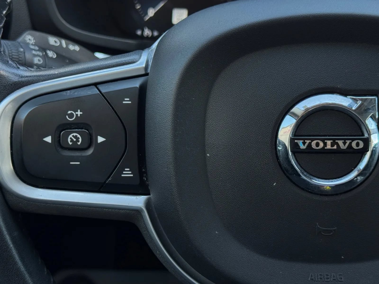 Used 2020 Volvo S60 T5 Momentum FWD image 28