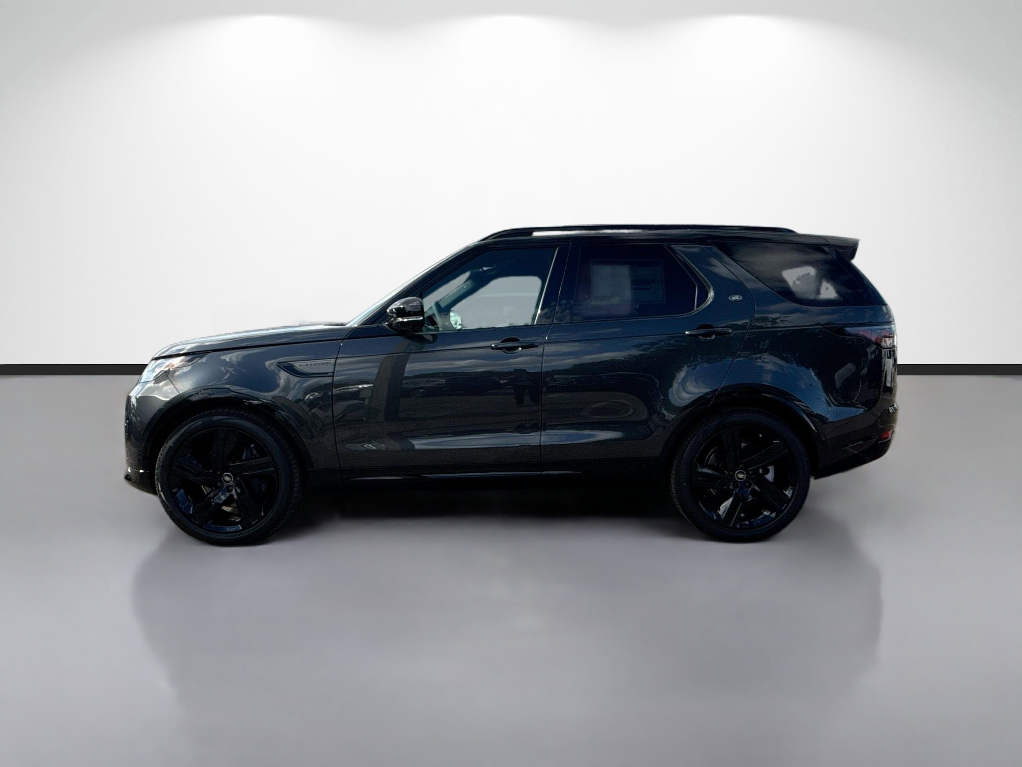 New 2026 Land Rover Discovery Limited Edition image 2