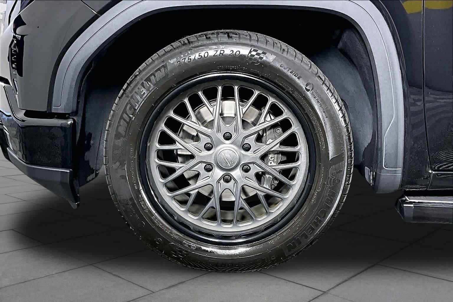 Certified 2025 GMC Sierra 1500 Denali Ultimate AWD/4WD image 28