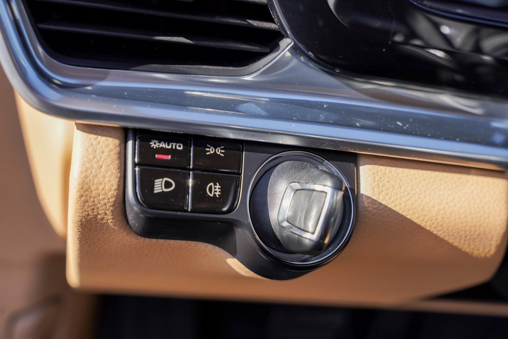 Used 2018 Porsche Panamera 4 image 17