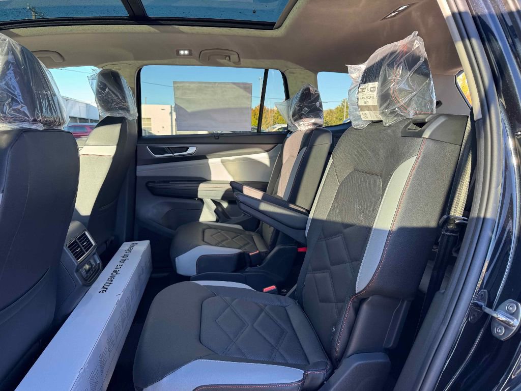 New 2026 Volkswagen Atlas Peak Edition image 26