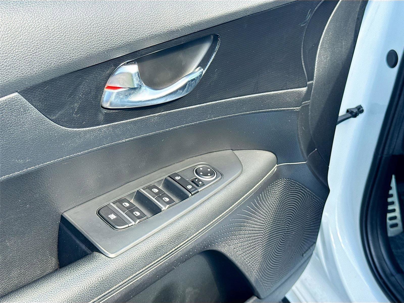 Used 2024 Kia Forte GT-Line w/ GT-Line Premium Package image 16