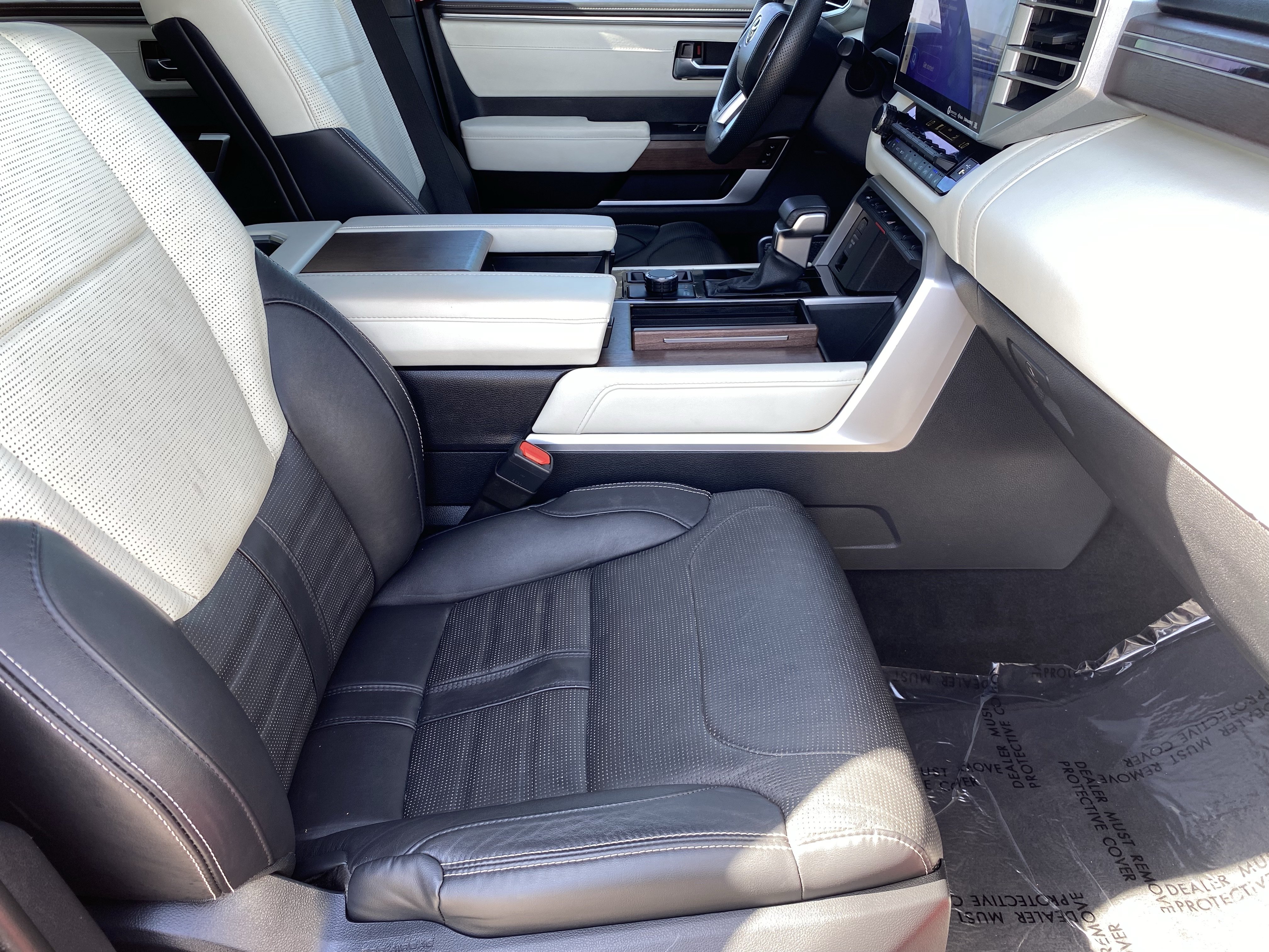 Used 2023 Toyota Sequoia Capstone AWD/4WD image 11
