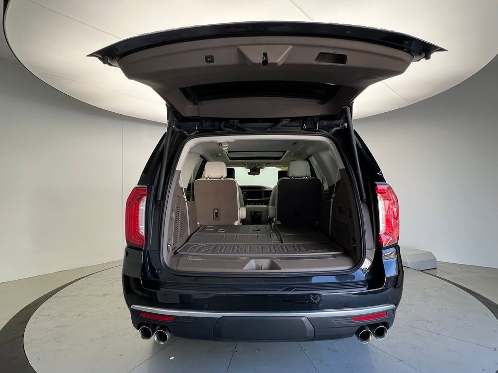 Used 2024 GMC Yukon Denali w/ Advanced Technology Package image 5