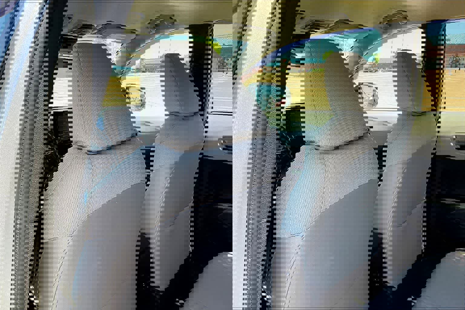 Used 2022 Toyota Corolla Cross LE image 11