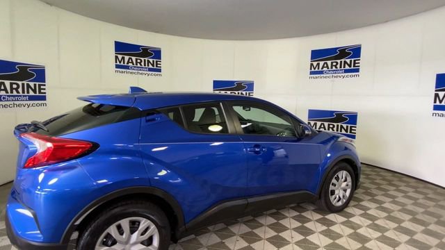 Used 2019 Toyota C-HR LE FWD image 2