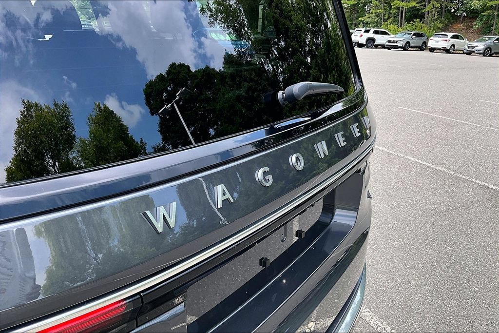 Used 2023 Jeep Wagoneer 4WD w/ Premium Group I image 26