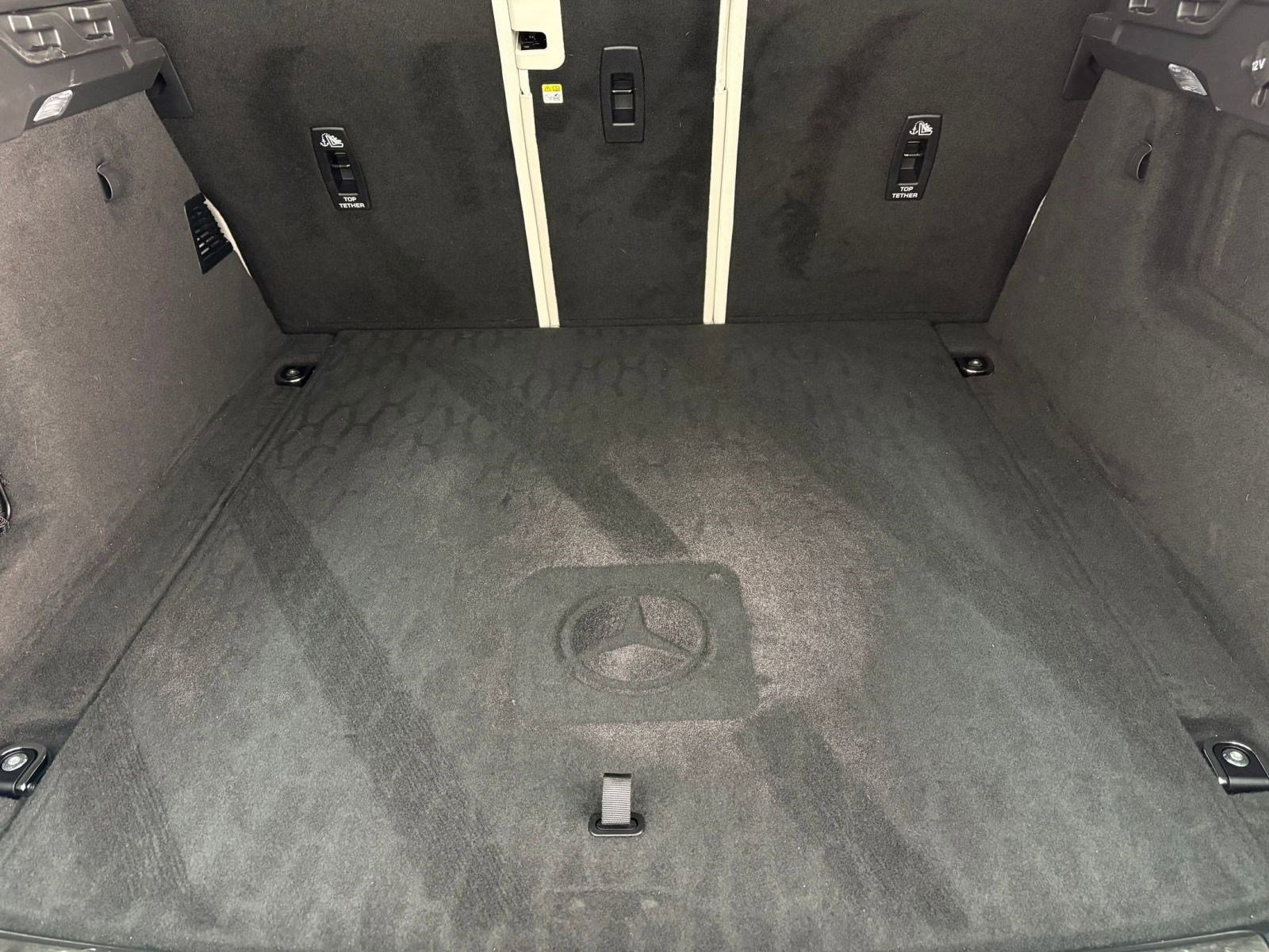 Used 2024 Jaguar F-PACE R-Dynamic S image 29