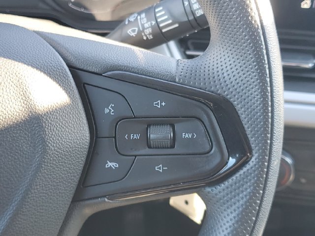 Certified 2025 Chevrolet Trax LS w/ LS Convenience Package FWD image 21