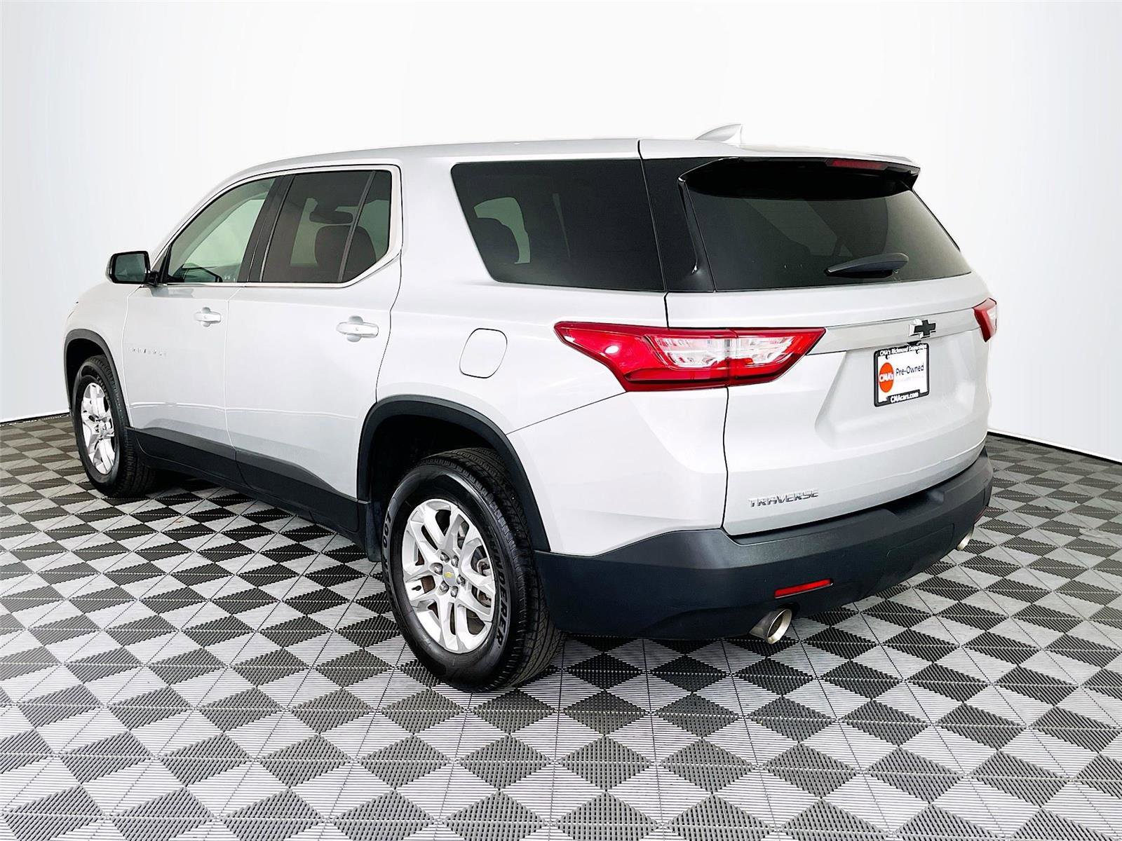 Used 2020 Chevrolet Traverse LS image 6