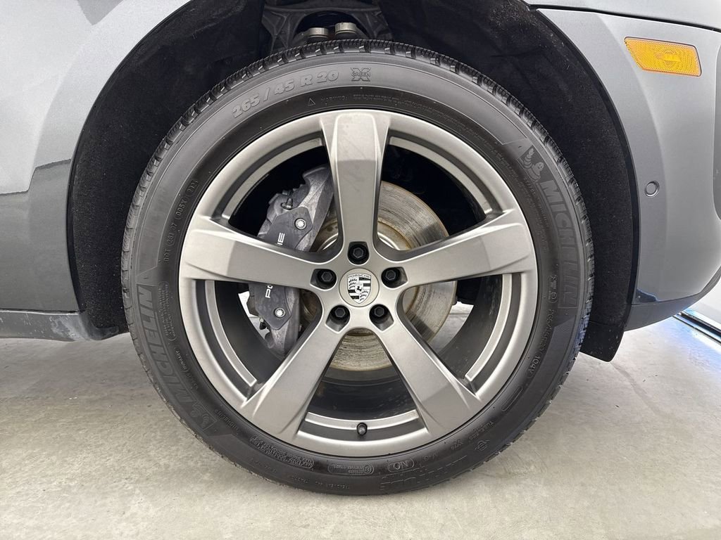 Certified 2025 Porsche Macan image 15