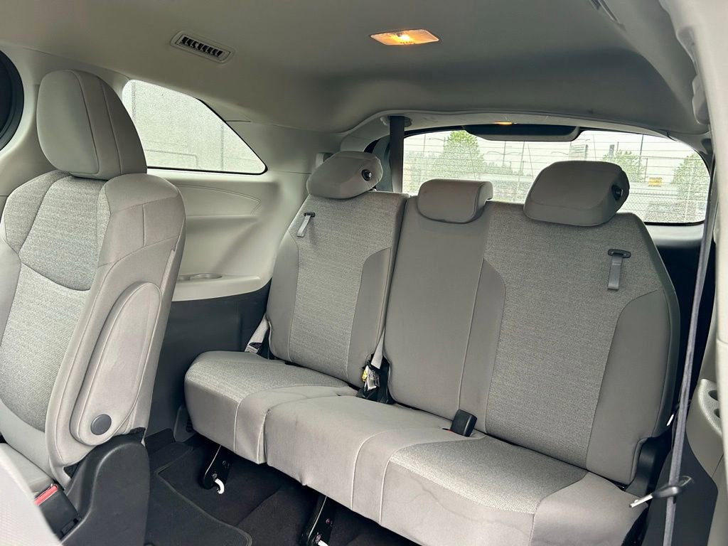 Certified 2024 Toyota Sienna LE AWD/4WD image 13