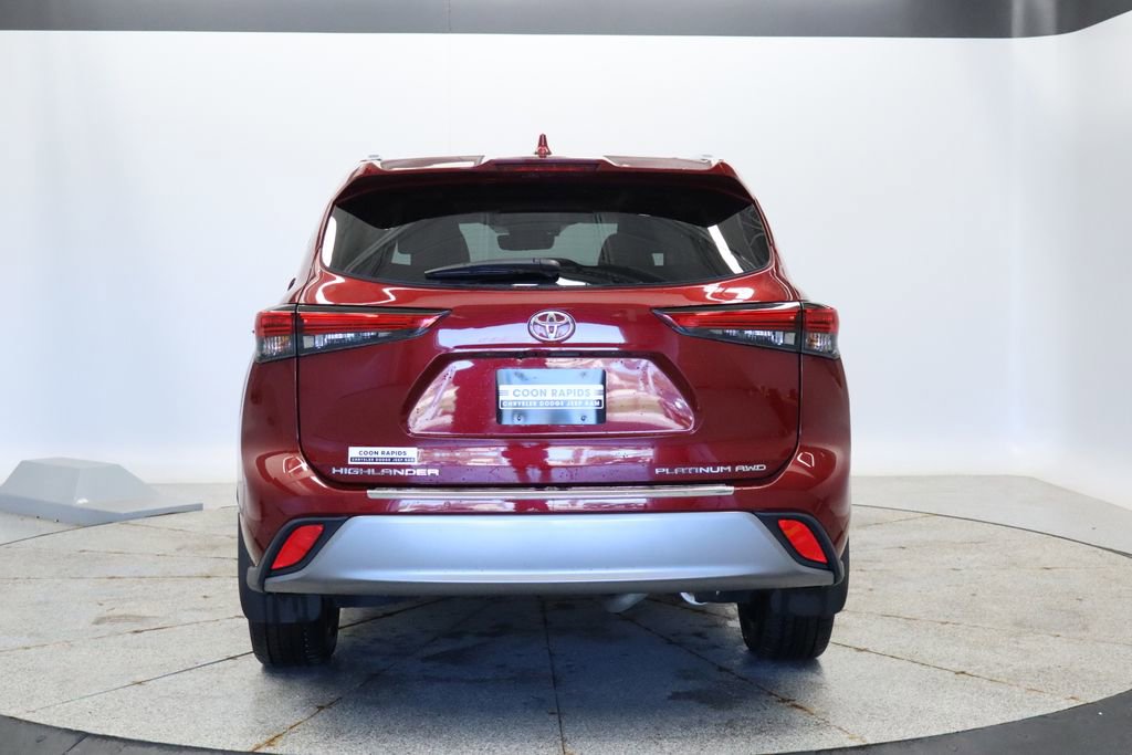 Used 2022 Toyota Highlander Platinum AWD/4WD image 4