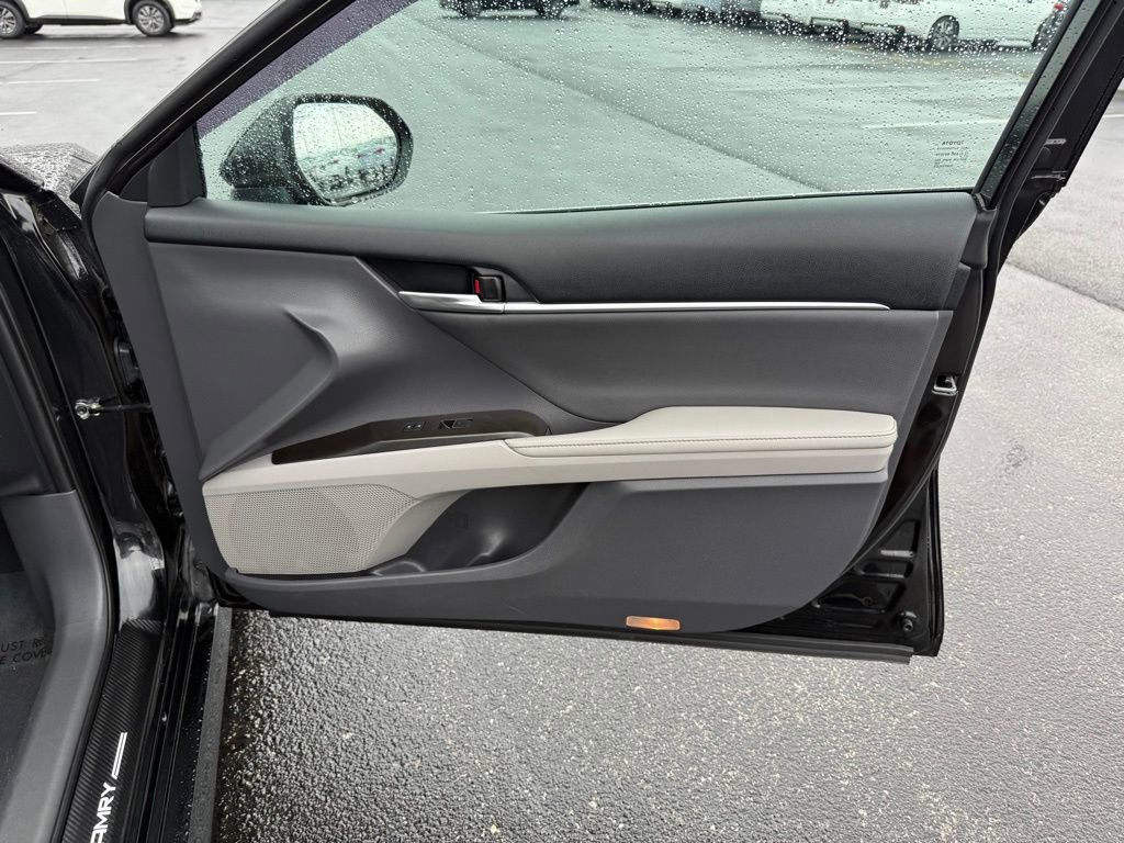 Used 2021 Toyota Camry XLE w/ Navigation Package image 20