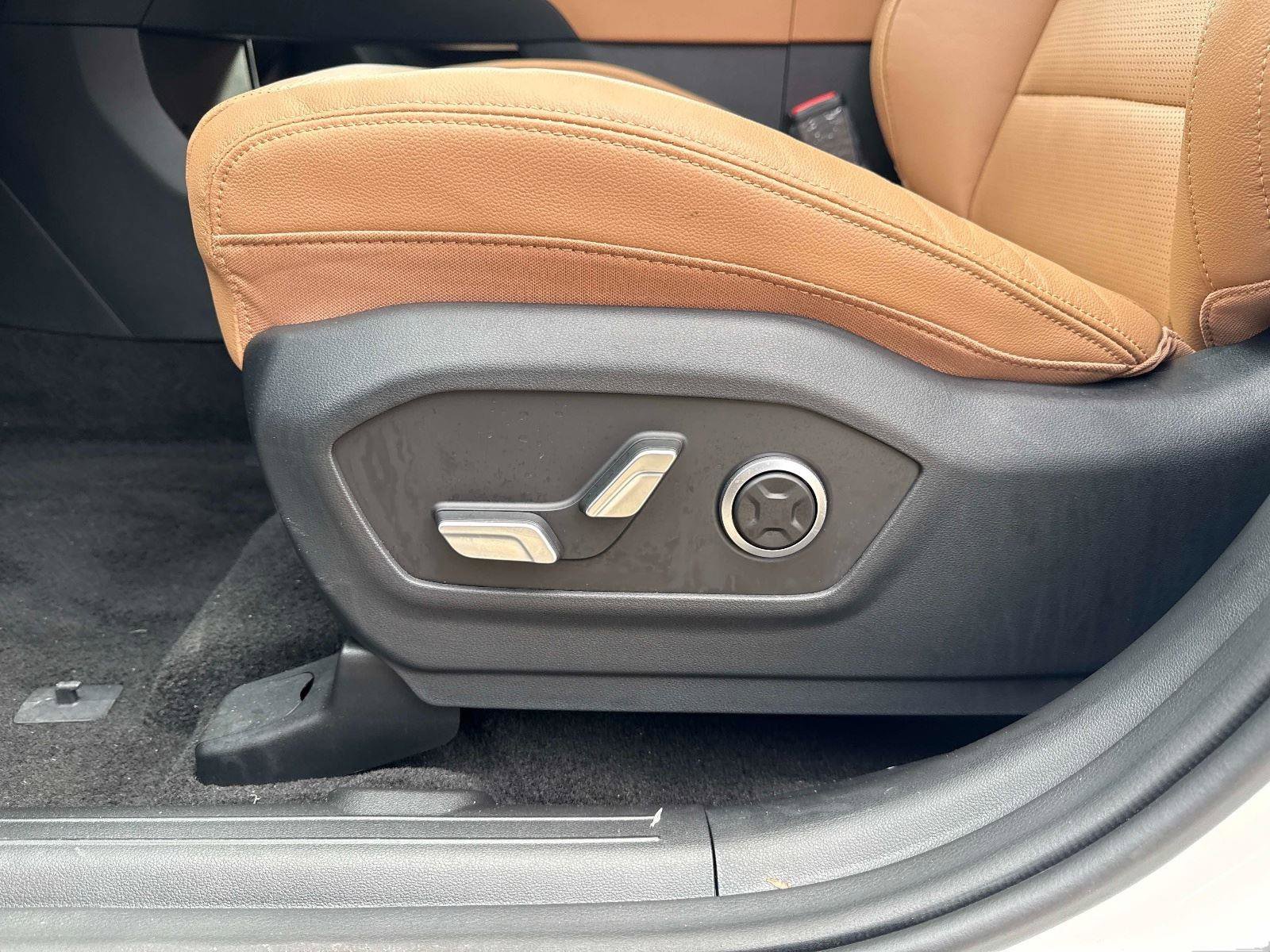 Certified 2025 Hyundai Santa Fe Limited image 19