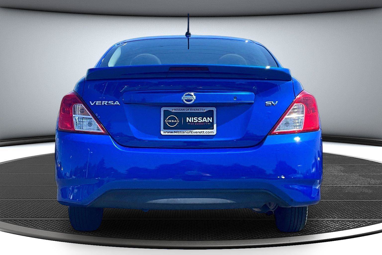 Used 2017 Nissan Versa SV FWD image 5