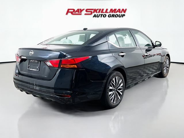 Used 2025 Nissan Altima 2.5 SV FWD image 7
