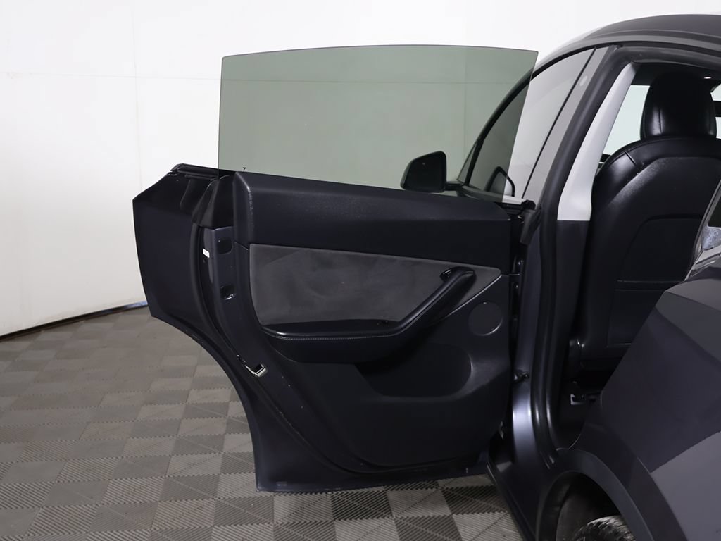 Used 2020 Tesla Model Y Long Range AWD/4WD image 23