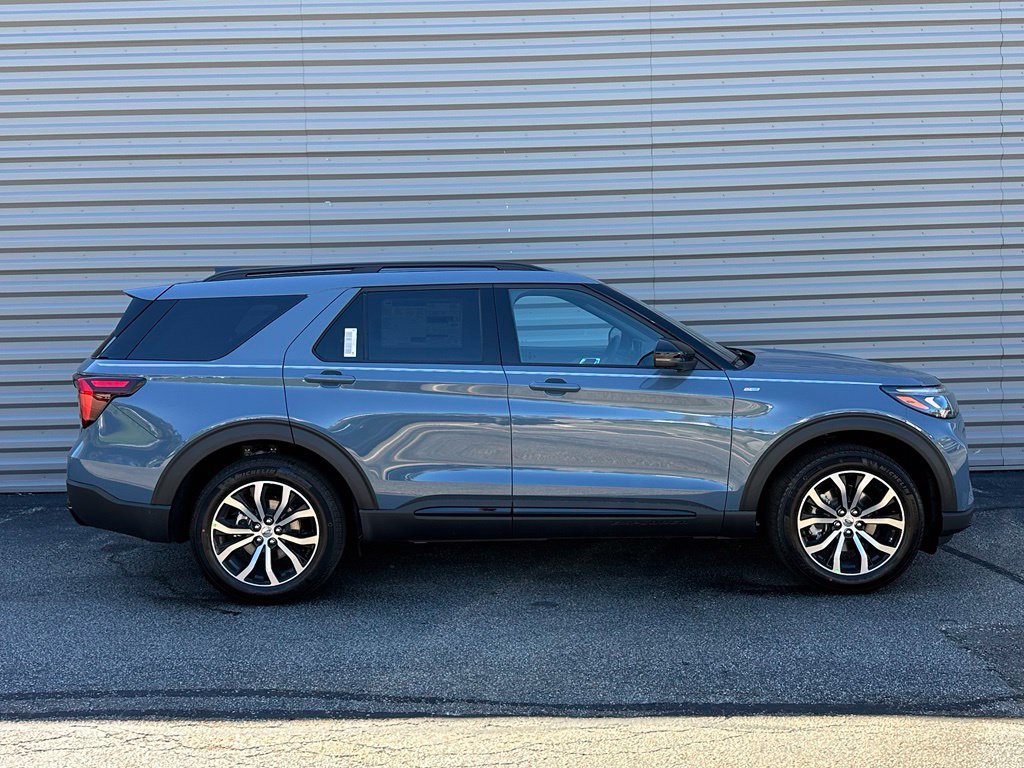 New 2027 Ford Explorer ST-Line AWD/4WD image 4