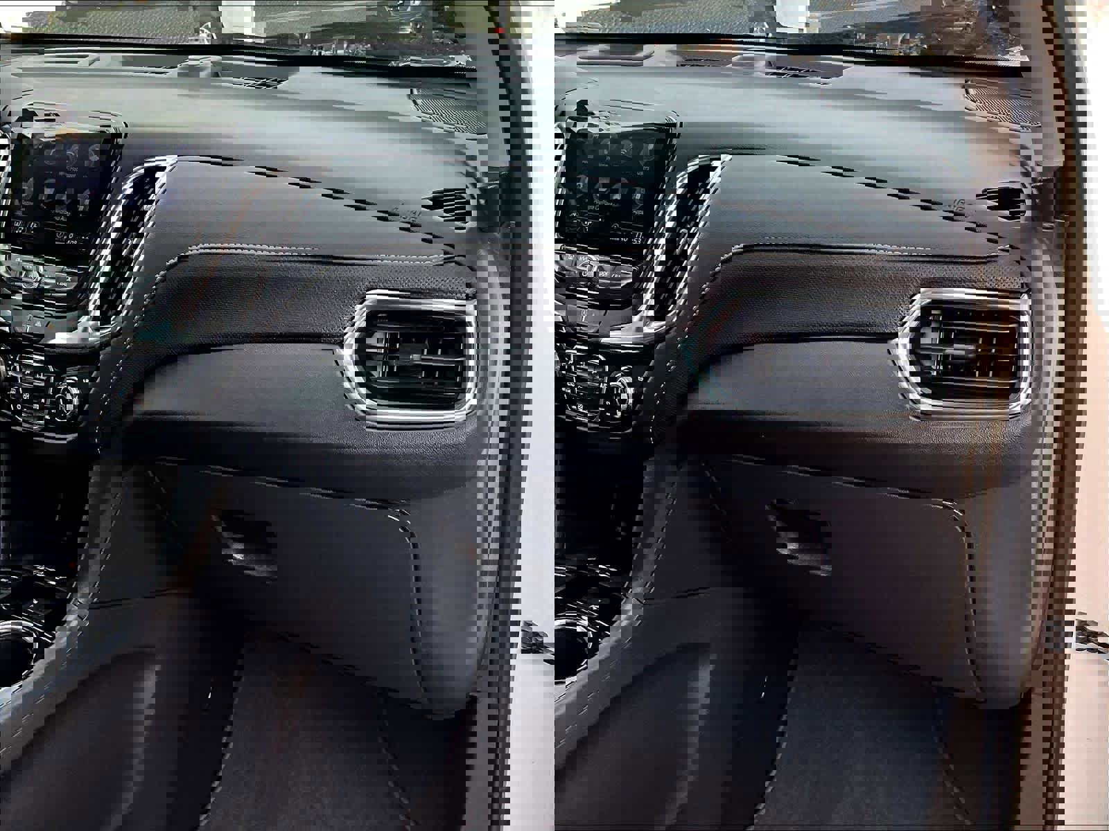 Used 2022 Chevrolet Equinox Premier image 13