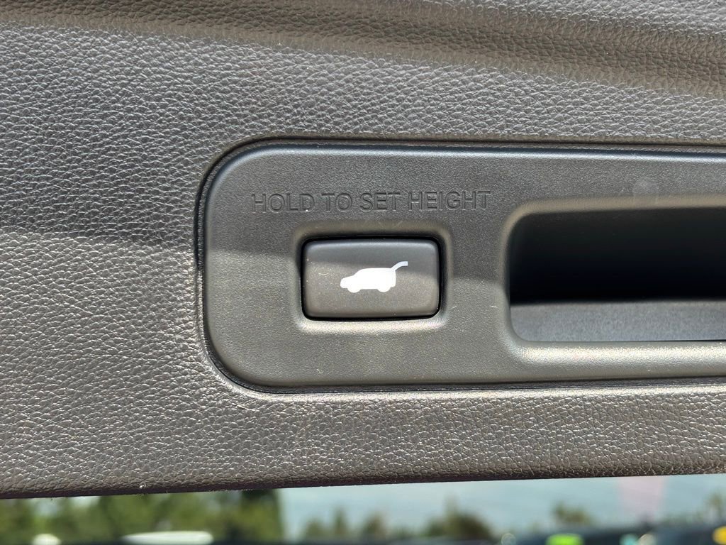 Used 2023 Acura MDX A-Spec image 31