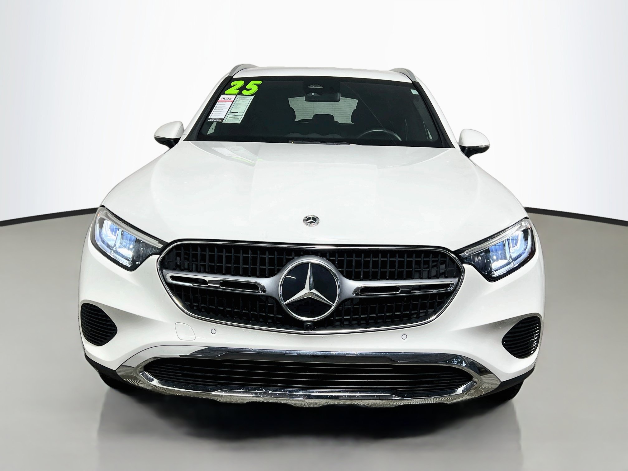 Used 2025 Mercedes-Benz GLC 300 image 11