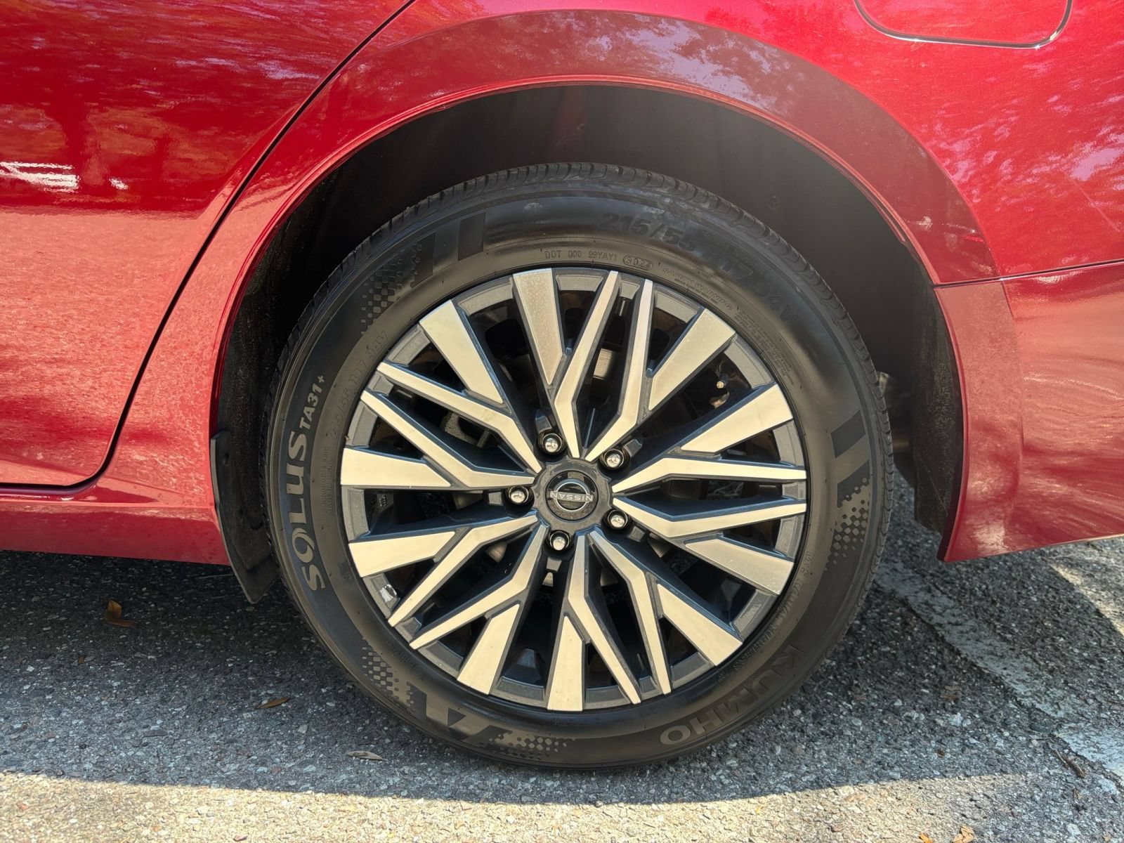 Used 2025 Nissan Altima 2.5 SV FWD image 29