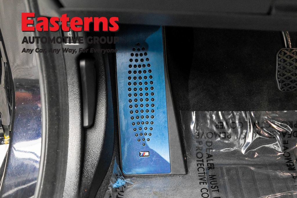 Used 2015 BMW M5 RWD image 32