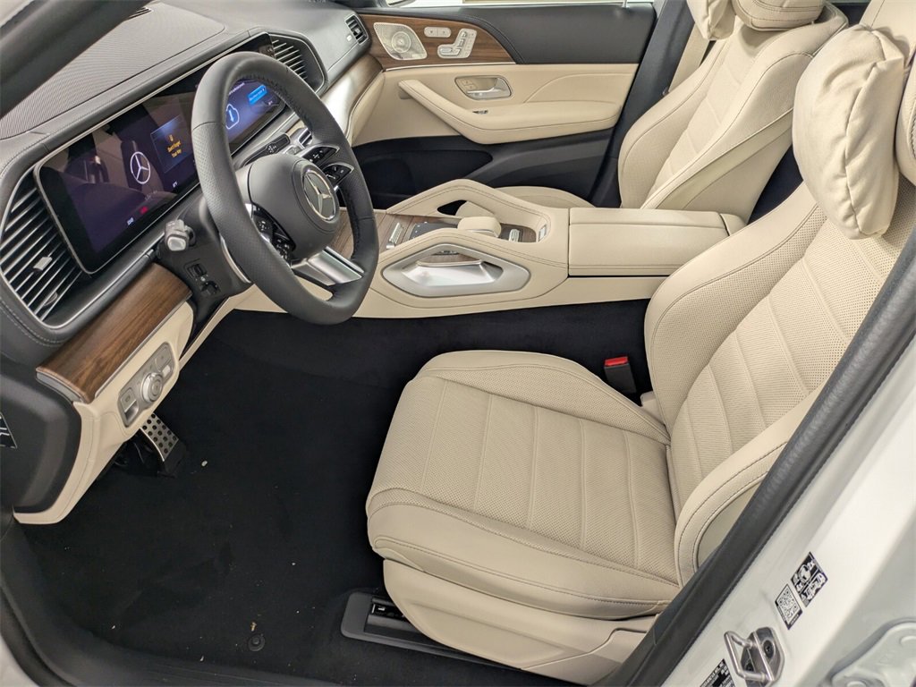 New 2026 Mercedes-Benz GLS 580 4MATIC image 6