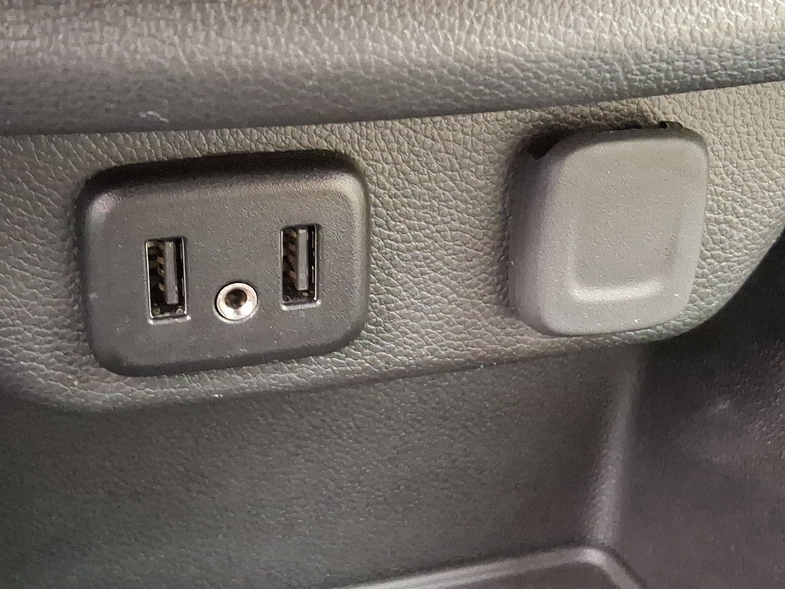 Used 2024 Chevrolet Traverse LS w/ Safety Package image 26