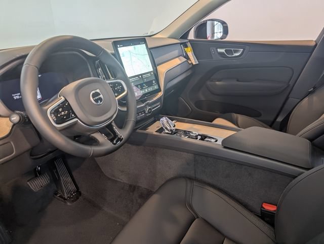 Used 2026 Volvo XC60 B5 Plus w/ Climate Package AWD/4WD image 12