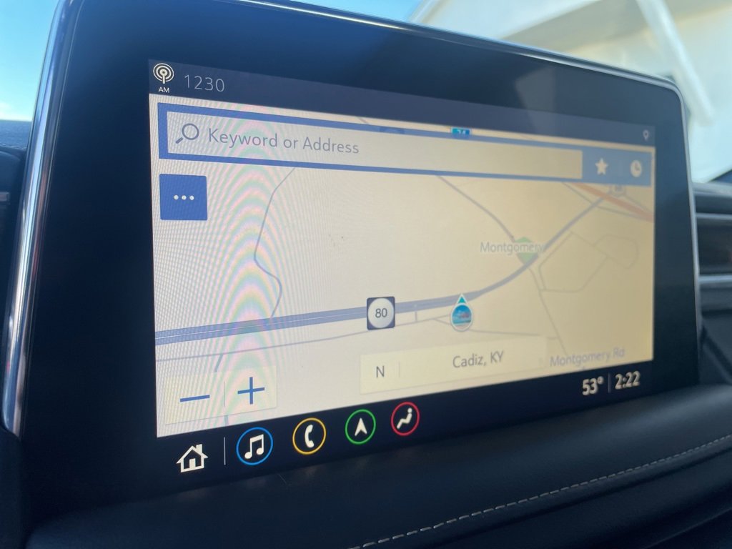 Used 2021 Chevrolet Suburban Premier w/ Premium Package image 22