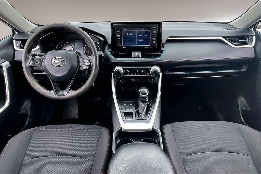 Used 2021 Toyota RAV4 LE image 15