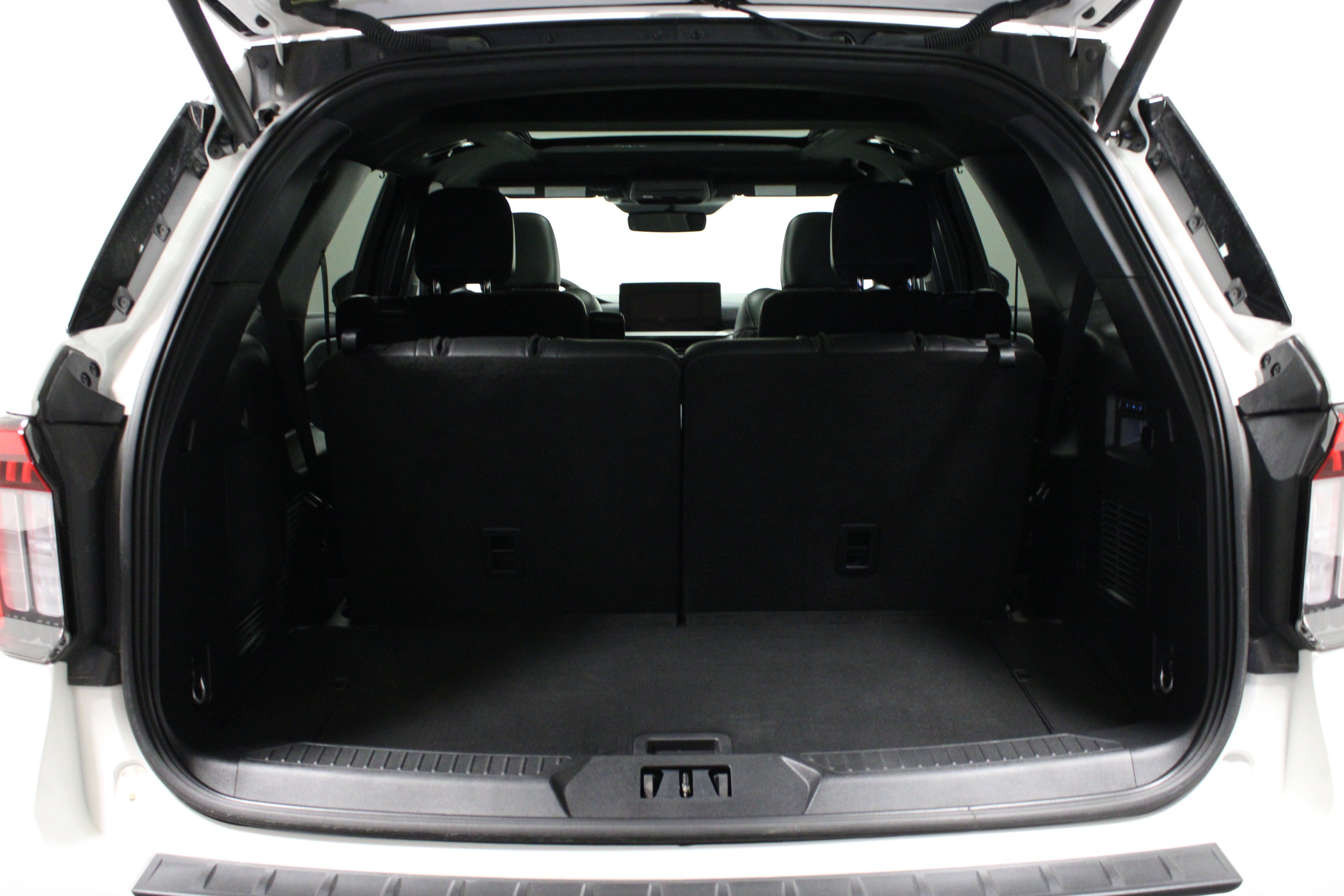 Used 2025 Ford Explorer ST AWD/4WD image 15